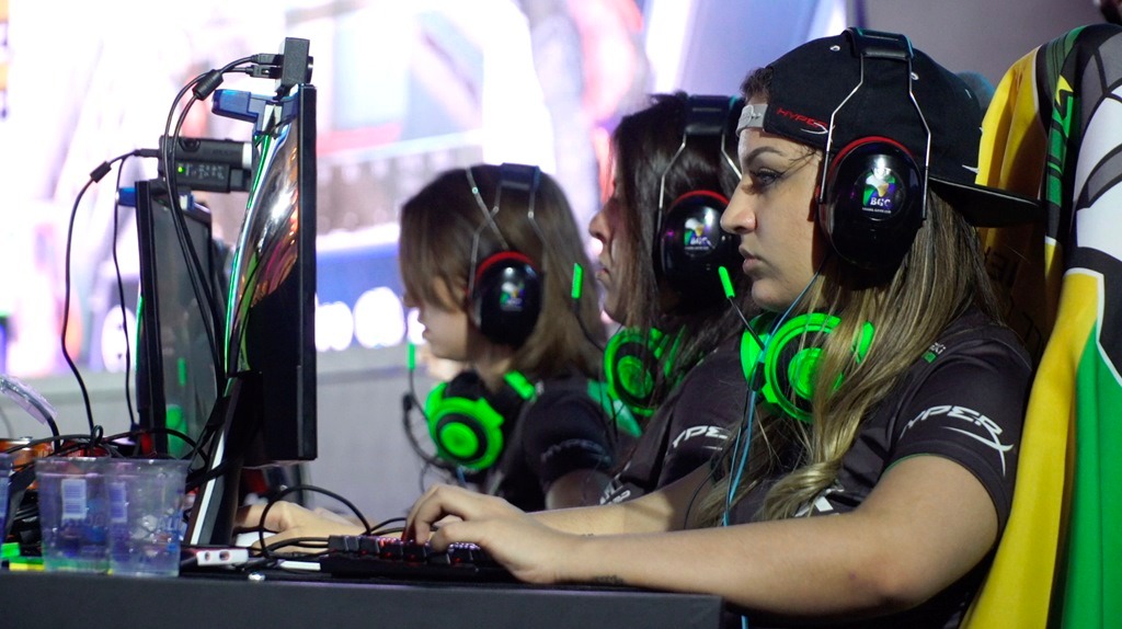 Meninas enfrentam machismo em jogos online com criação de comunidades  virtuais - Desenrola e Não Me Enrola